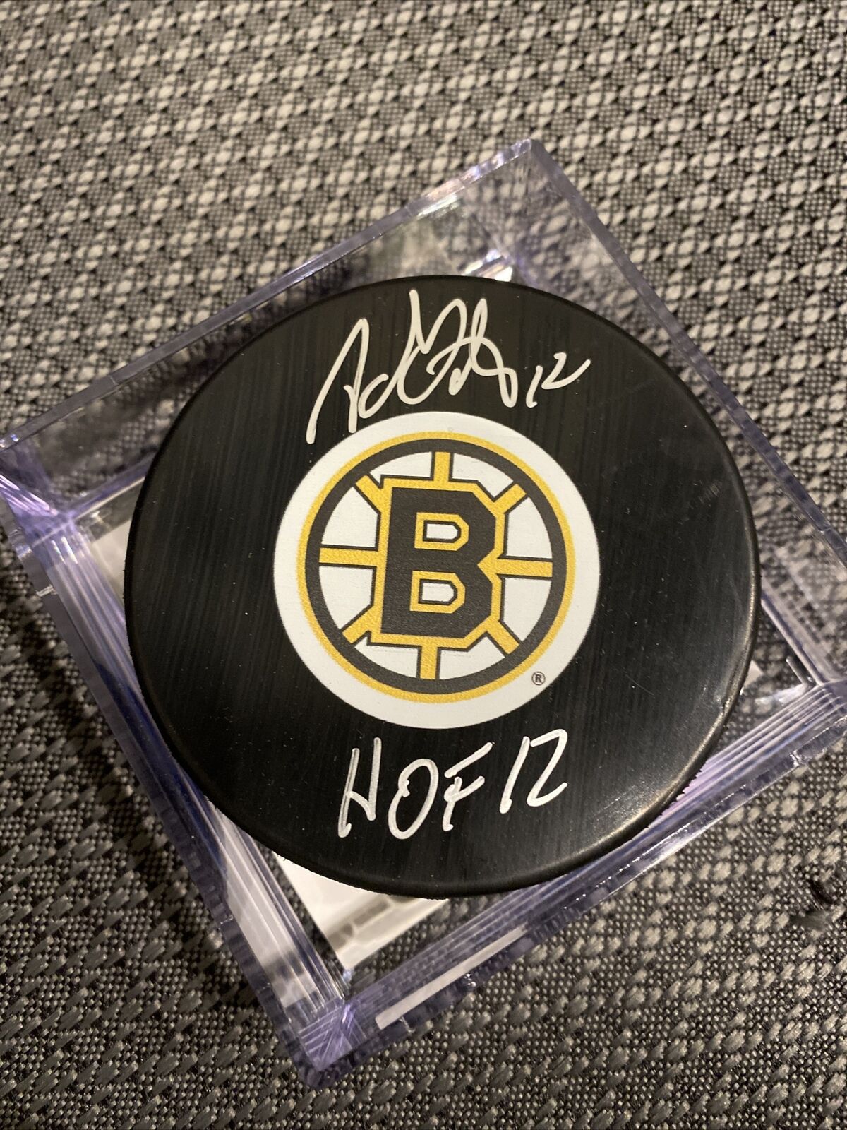 Adam Oates Signed Boston Bruins Logo Hockey Puck Schwartz Coa